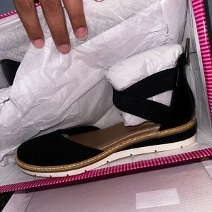 Me Too sandals, Size 6.5, brand new